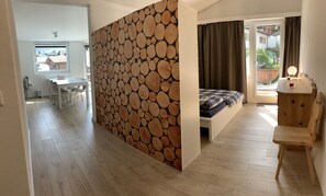 4 slaapkamers, een bureau, geluiddichte muren