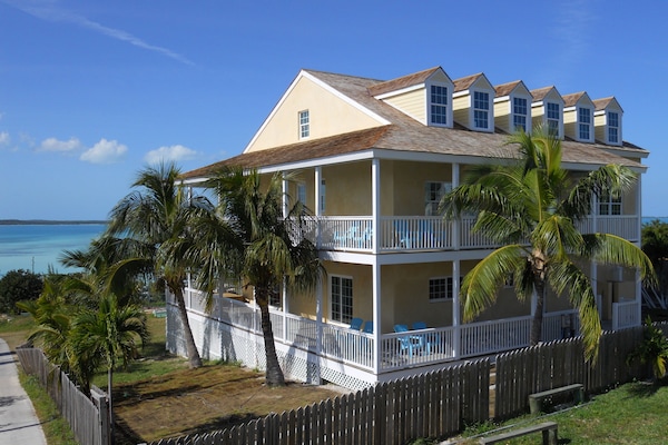 Seadreams Looking toward harbour
