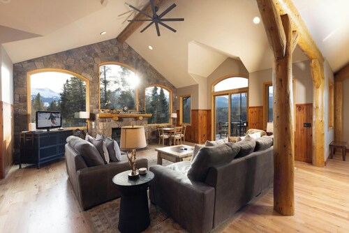 Moosehead Lodge: Private Home with Grand Views, Hot Tub & Foosball