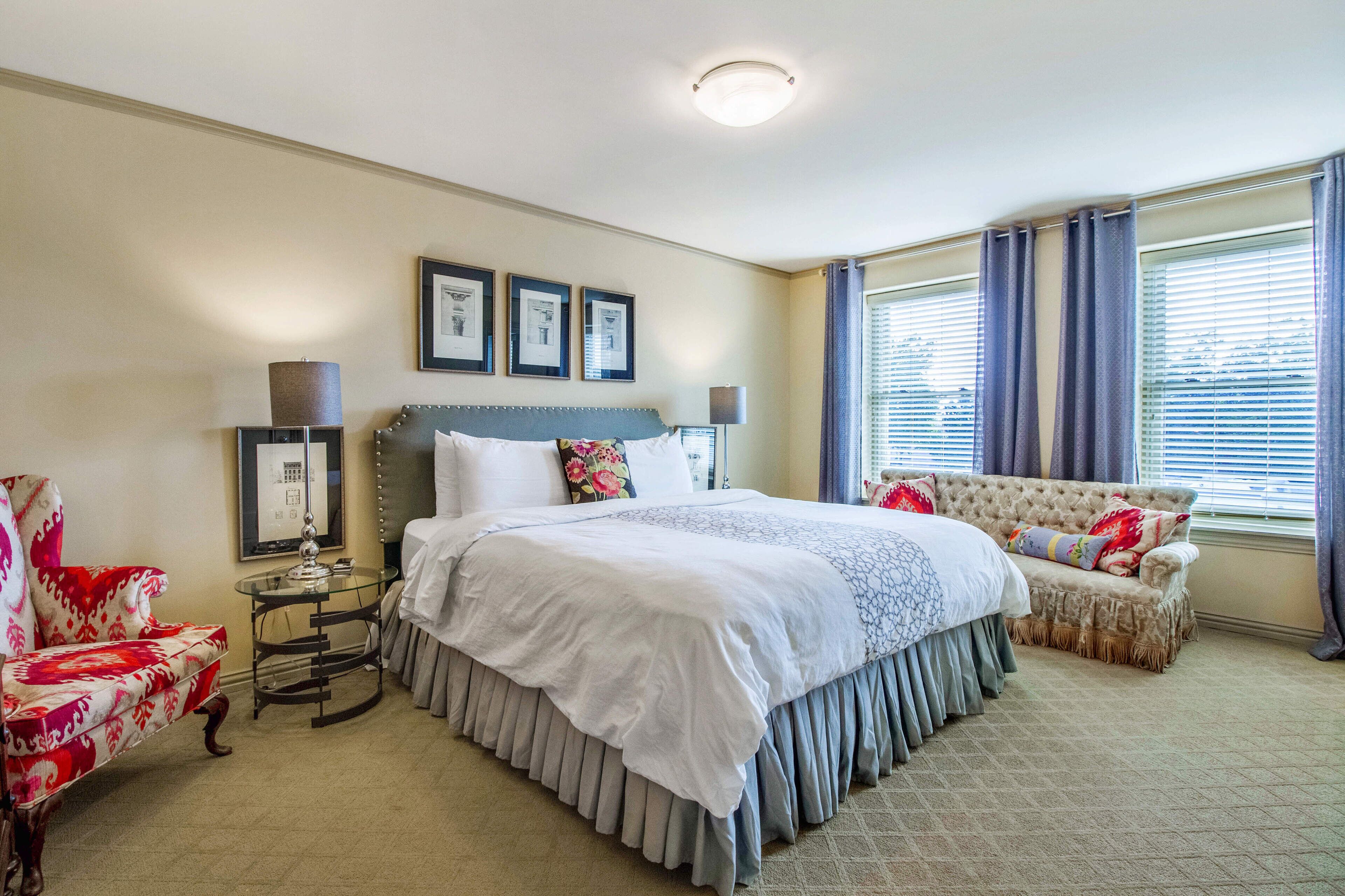 2 bedrooms, desk, iron/ironing board, travel cot