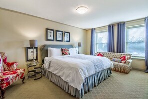 2 bedrooms, desk, iron/ironing board, travel cot