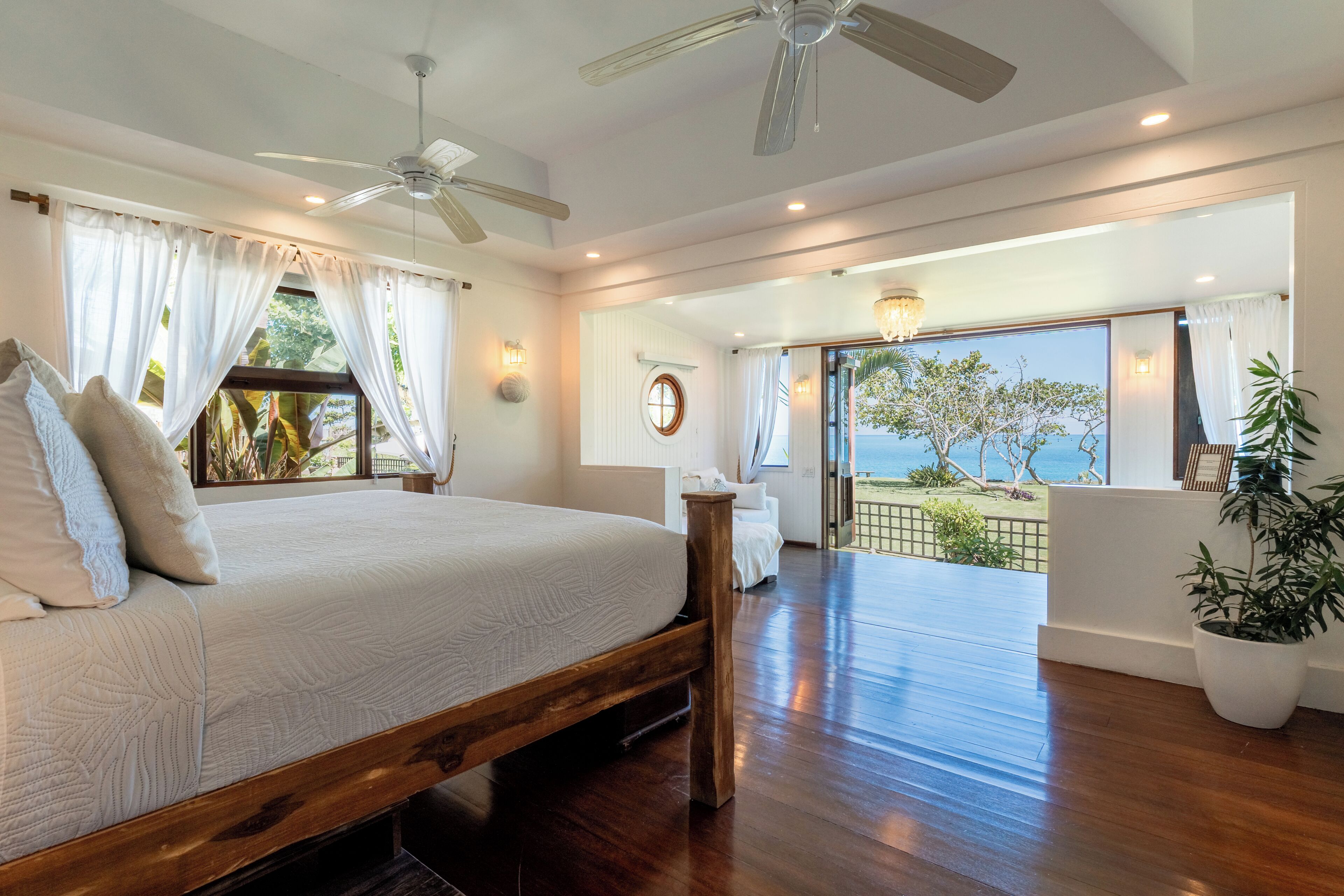 5 bedrooms, in-room safe, desk, iron/ironing board