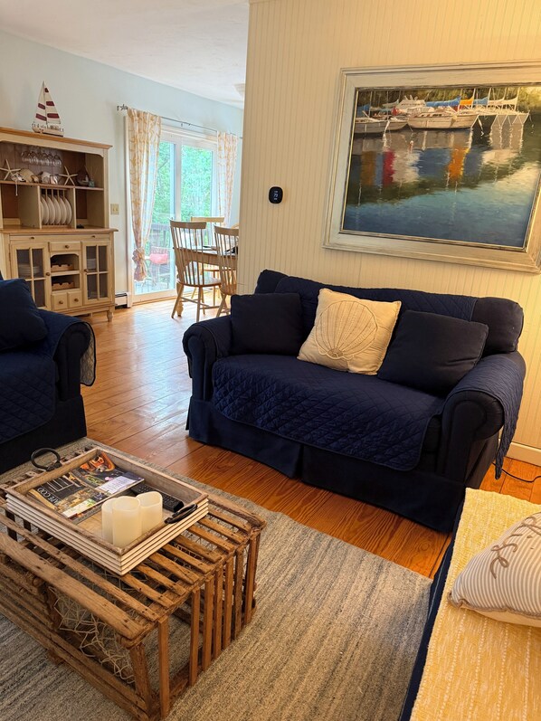 TV, fireplace, foosball, table tennis