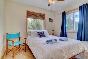 3 bedrooms, iron/ironing board, WiFi, bed sheets