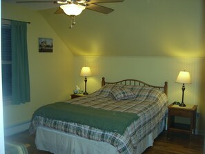 2 habitaciones, tabla de planchar con plancha y cuna de viaje 