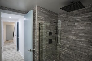 Shower, hair dryer, towels - #1 BRAND NEW RENOVATION MODERN HOUSE IN POCONO CAMELBACK ALL ACTIVITIES (Tannersville)