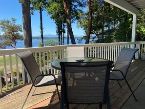 Outdoor dining - Secret Island Getaway- Private Beach, Boats, Kayaks & guest only Seafood Farm (Lakebay)