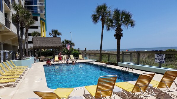 Alberca al aire libre 