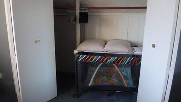 5 chambres, bureau, fer et planche à repasser, Wi-Fi gratuit