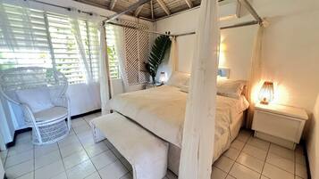4 bedrooms, in-room safe, desk, iron/ironing board