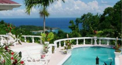 Private gated San San 5 acre estate 4 bedrooms villa. Honeymoon discount.