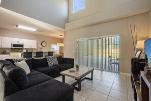 Fernseher, Videospielkonsole, Bücher