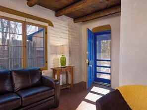 Fernseher, Kamin, Arbeitsbereiche