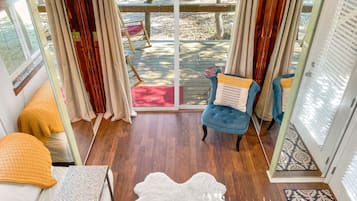 1 slaapkamer, een bureau, een strijkplank/strijkijzer, gratis wifi