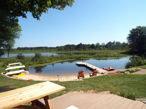 Mann Lake Cottage, Year Round, Pet friendly, sleeps 14, private relaxing, groups