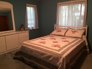 4 bedrooms, desk, iron/ironing board, travel cot