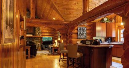 Dos preciosas cabañas de madera junto al río Sol Duc!