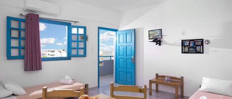 1 chambre, coffre-fort, fer et planche Ă repasser