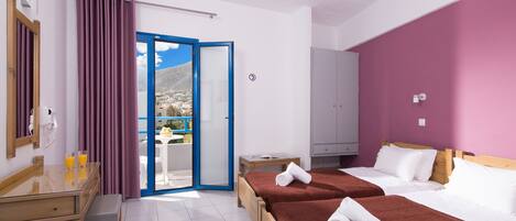 1 bedroom, in-room safe, iron/ironing board, free WiFi