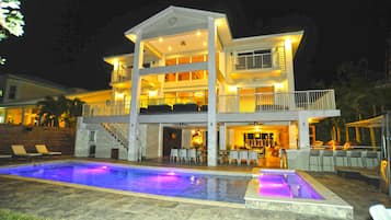 Piscine extérieure, piscine chauffée