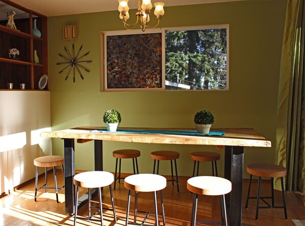 Dining - Cozy Kirkland Finn Hill Home (Kirkland)