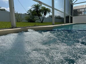 Piscine extérieure, piscine chauffée