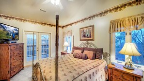 3 makuuhuonetta, silitysrauta/-lauta, vauvan matkasänky, Wi-Fi