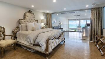 3 bedrooms, in-room safe, desk, iron/ironing board