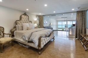 3 chambres, coffre-fort, bureau, fer et planche Ă repasser