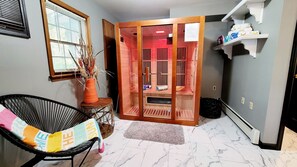 Interior - Spacious Family Retreat on 7.5 Private Acres Sleeps 14+ Pool/Hot Tub/Sauna/GR (East Stroudsburg)