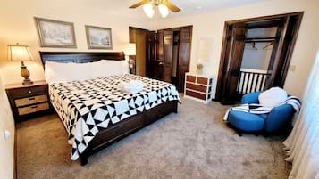 4 bedrooms, desk, iron/ironing board, WiFi