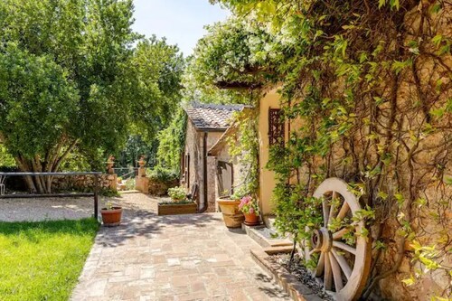 True Tuscany Siena! EntireProperty in exclusive 20P Fenced Pool A/C HotTub WiFi