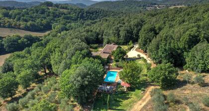 Sienne, la vraie Toscane! Propriété entiÚre une piscine 20P A/C Jacuzzi WiFi