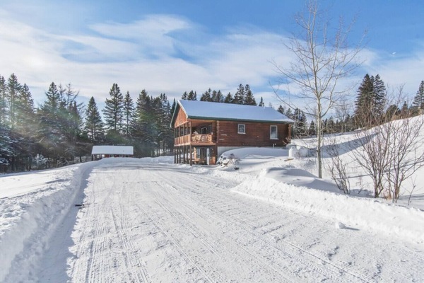 Lots of room for trucks and trailers