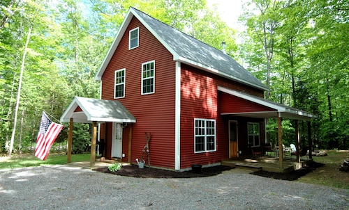 StoneHaven : Adirondack Cottage- Pet Friendly, Children, & Eco-friendly