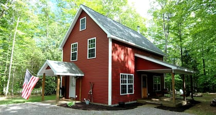 StoneHaven : Adirondack Cottage- Pet Friendly, Children, & Eco-friendly