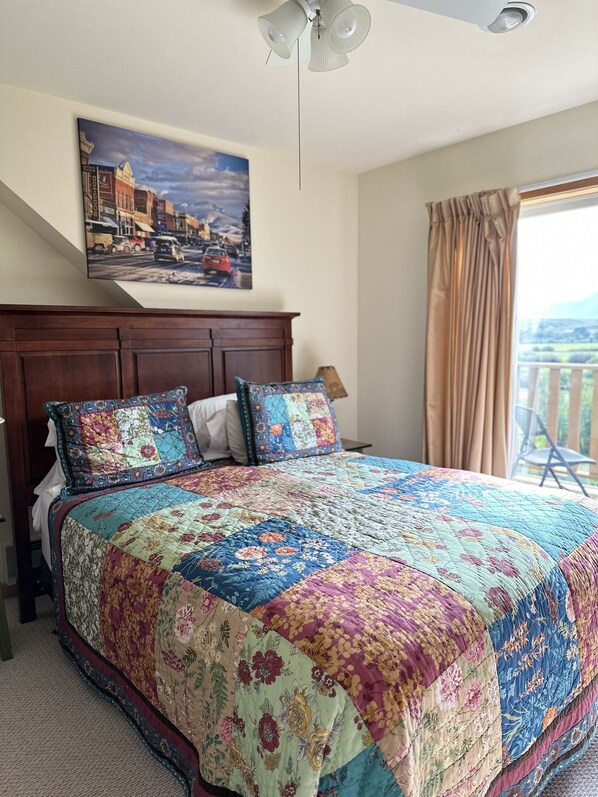 3 bedrooms, desk, iron/ironing board, free WiFi