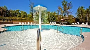 Piscina interna, piscina externa