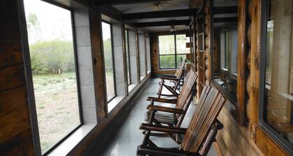 Kalastus, metsästys, vaellus ja paljon perheen hauskaa! Suora näkymä Escudilla Mtn: lle