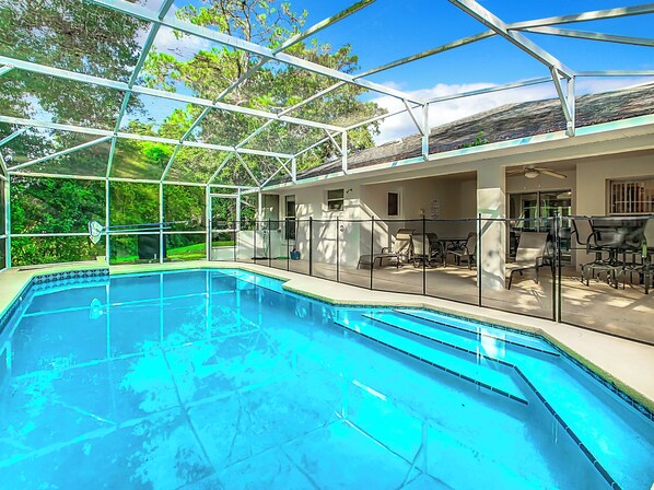 Outdoor pool, a heated pool