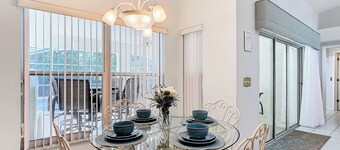 ALWAYS FREE POOL HEAT - 2 KINGS, Games room! 5 smart TV’s - S/Steel appliances