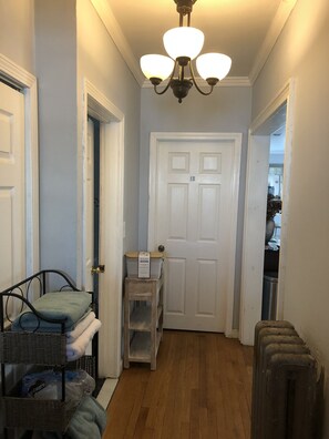 Interior - Nice 3 Bedroom Home Perfect for Access to Central Boston and Cambridge (Somerville)