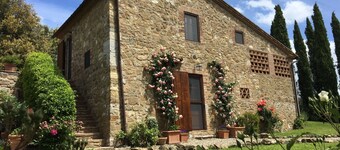 Enchanting Private Villa in Chianti Rolling Hills:Free WiFi,AC,Garden,Pool,View!