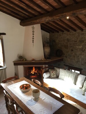 Interior - Enchanting Private Villa in Chianti Rolling Hills:Free WiFi,AC,Garden,Pool,View! (San Gusme)