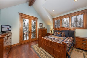 5 slaapkamers, een strijkplank/strijkijzer, gratis wifi, beddengoed