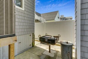 Outdoor dining - Direct Beach Access, Ocean & Beach Views, Beautiful Property, Walkable Location (Brigantine)