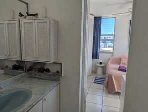 2 bedrooms, in-room safe, desk, iron/ironing board - Rooftop, private garden penthouse, 2 beach view Bedrooms, free parking, WIFI (Isla Verde, Carolina)