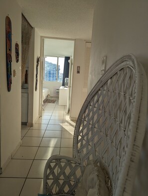 2 chambres, coffres-forts dans les chambres, bureau