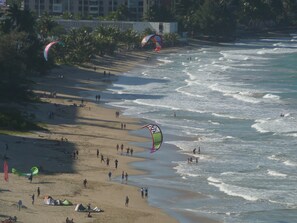 On the beach, sun-loungers, beach towels - Rooftop, private garden penthouse, 2 beach view Bedrooms, free parking, WIFI (Isla Verde, Carolina)