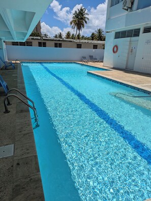 Utomhuspool